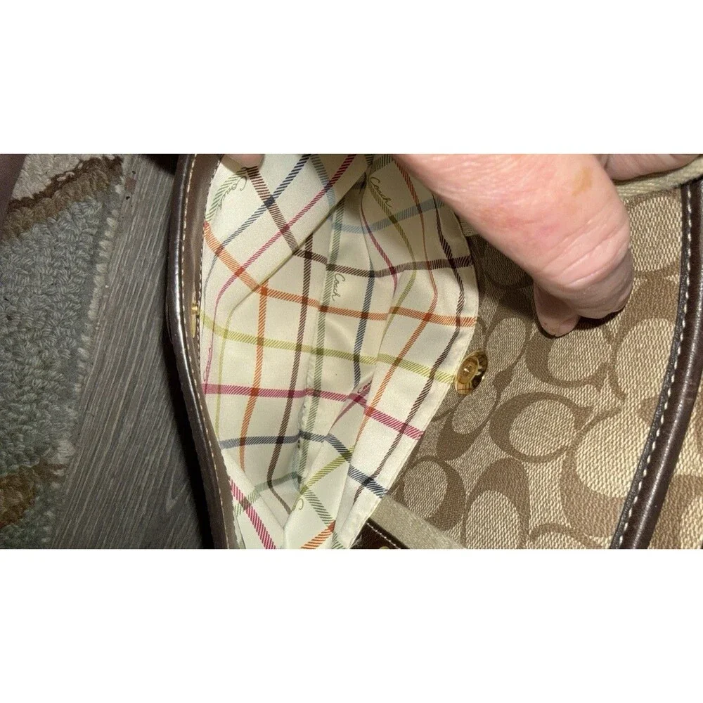 Coach heritage signature